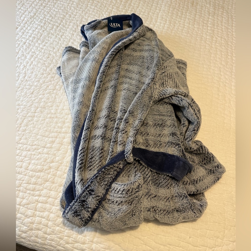 Cozy Gray and Navy ulta Robe - never worn!